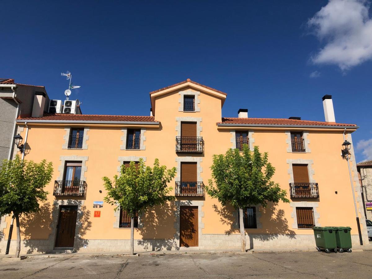 Apartamentos Turisticos Escorraladas Бальтанас Экстерьер фото