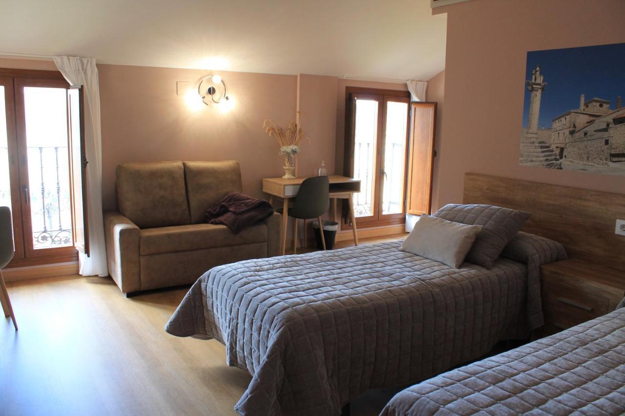 Apartamentos Turisticos Escorraladas Бальтанас Экстерьер фото
